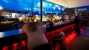 the-pound-canterbury-bar-lighting-led-drinks-retro-oculux