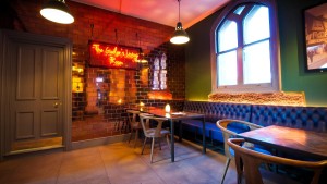 the-pound-canterbury-bar-lighting-led-stone-copper-oculux