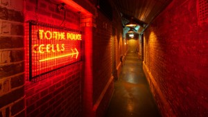 the-pound-canterbury-bar-lighting-neon-retro-oculux